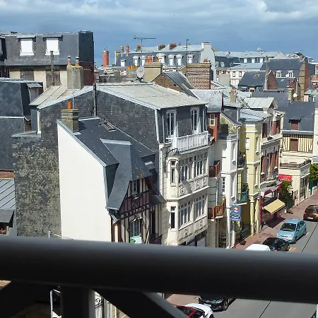 Besson * Trouville-sur-Mer